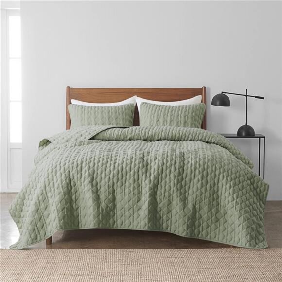 Sage Green Quilt Queen Size Bedding Sets with Pillow Shams, Lightweight - Picture 2 of 8